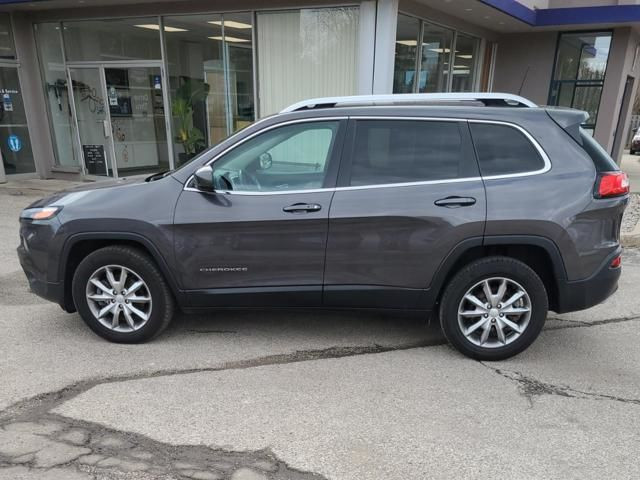 2018 Jeep Cherokee 4x4 Limited Low Mileage | Heated Seats | Blin in Cars & Trucks in Calgary - Image 2