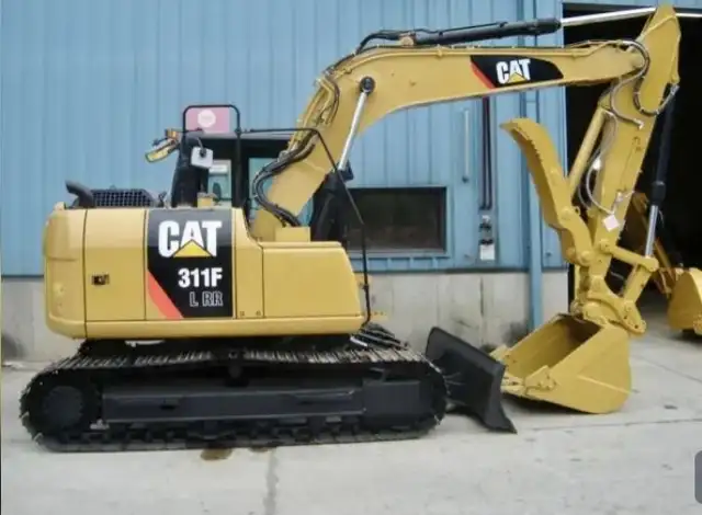 2015 CAT 311F in Heavy Equipment in City of Halifax - Image 2