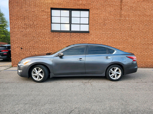 2015 Nissan Altima 4dr Sdn I4 CVT 2.5 S in Cars & Trucks in Oakville / Halton Region - Image 4