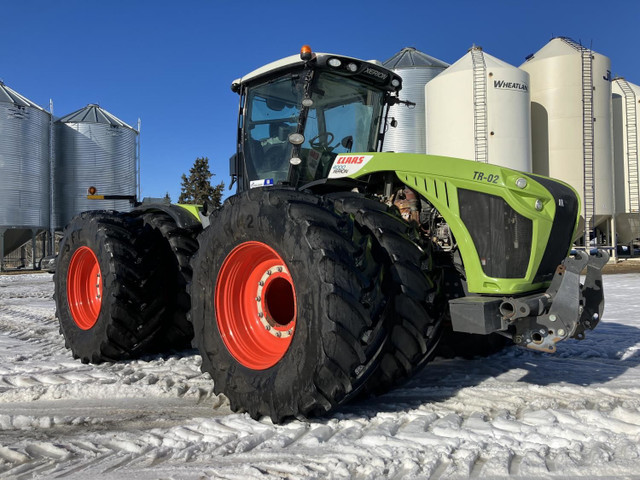 2016 Claas 4WD Tractor 4000 Xerion in Farming Equipment in Edmonton - Image 3