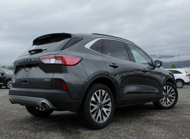 2020 Ford Escape in Cars & Trucks in Penticton - Image 2