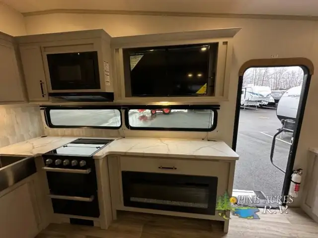 2025 Dutchmen RV Astoria 250RD (HALF TON TOWABLE) in Travel Trailers & Campers in Truro - Image 9