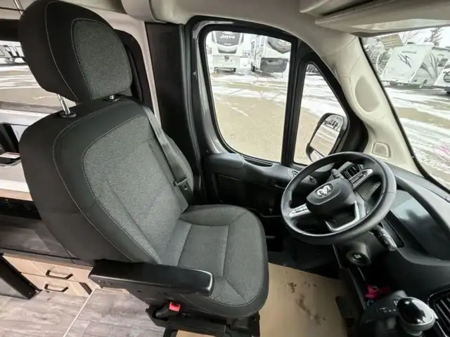 2024 Thor Dazzle 2LB in RVs & Motorhomes in Red Deer - Image 18