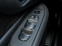 Experience the refined comfort and versatile performance of this 2023 Nissan Murano Platinum SUV. Wi... (image 8)