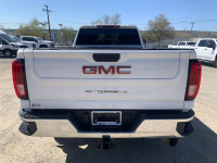 Sierra 3500HD, 4WD, 18" Aluminum Wheels, 6.6L Duramax V8 Turbo Diesel, 10-Speed Automatic Transmissi... (image 3)
