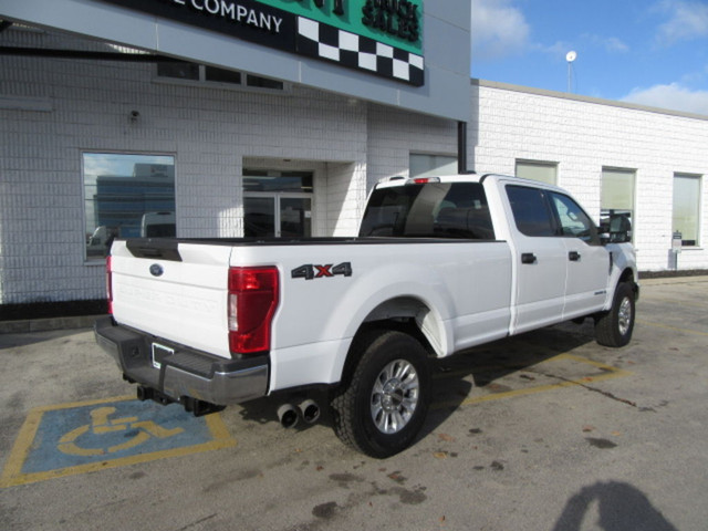 2022 Ford F-250 DIESEL CREW CAB XLT TRIM 4X4 WITH 8 FT LONG BOX in Cars & Trucks in Oakville / Halton Region - Image 3