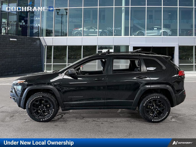 2016 Jeep Cherokee Trailhawk | Leather | 4WD in Cars & Trucks in Calgary - Image 3