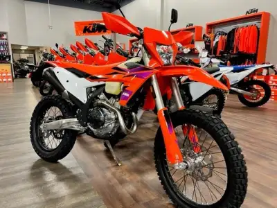 BUY NOW AND SAVE $4,100 OFF MSRP! RIDE ANYWHERE AT ANY TIME. ROAD LEGAL AND A TON OF FUN ON THIS NEW...