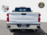 - ACCIDENT FREE - 6.6L V8 TURBO DIESEL - CLOTH SEATS - TRAILERING PACKAGE - APPLE CAR PLAY & ANDROID... (image 4)