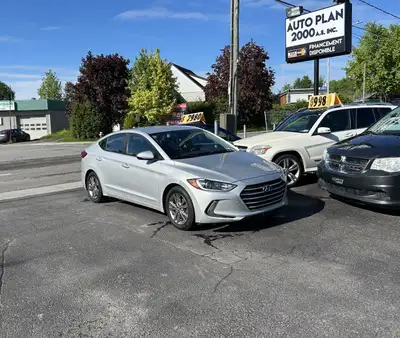 2018 Hyundai Elantra GL. 216 000km. Manuelle. Tout Équipé. Apple Car Play et Andriod Auto. Caméra de...
