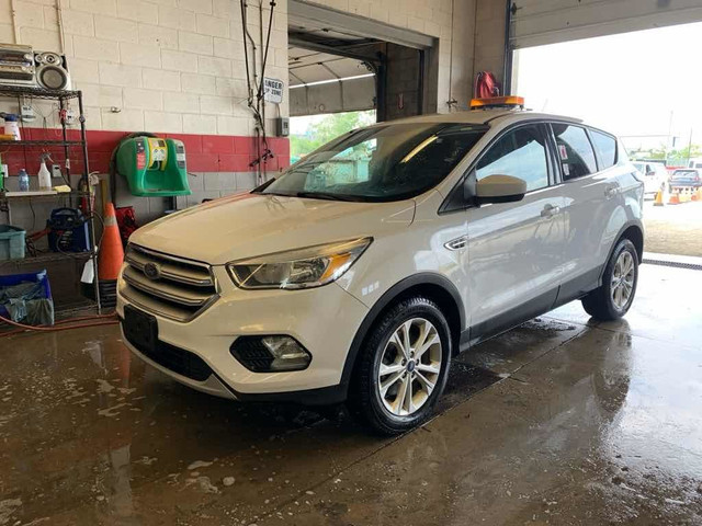 2017 Ford Escape SE in Cars & Trucks in Barrie