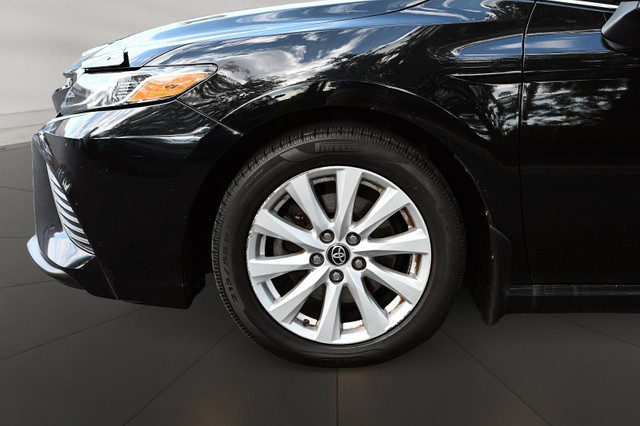 2020 Toyota Camry SE + SIEGES CHAUFFANT + CAMERA DE RECUL SE FWD dans Autos et camions  à Longueuil/Rive Sud - Image 3