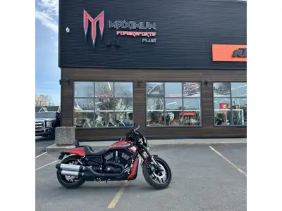 2014 Harley-Davidson VROD NIGHT EDITION AVEC RABAIS = 53.77$/semaine (60 mois @ 9.99% + tx) 75.79$/s...