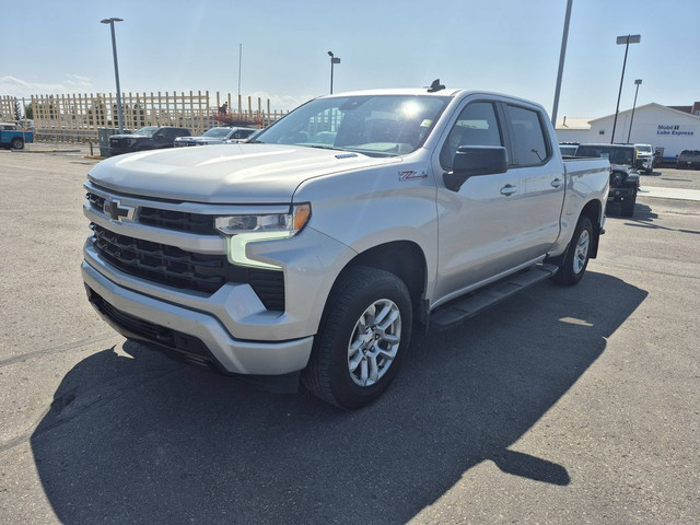 2022 Chevrolet SILVERADO CREW RST 4WD in Cars & Trucks in Red Deer - Image 2