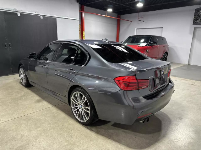 2018 BMW 3-Series 330i xDrive - M PACKAGE - SEULEMENT 51000KM -  in Cars & Trucks in City of Montréal - Image 4