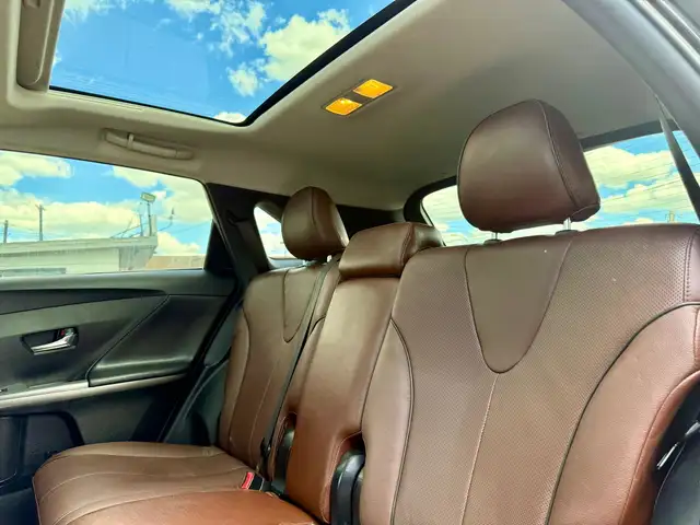 2016 Toyota Venza XLE in Cars & Trucks in Edmonton - Image 11