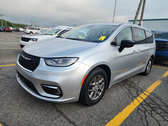 2024 Chrysler Pacifica Touring-L TOURING-L/13KM/LEATHER/PWR D... in Cars & Trucks in Belleville