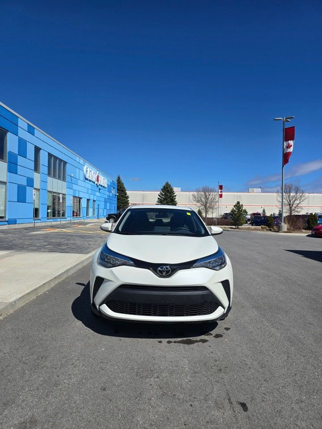 2020 Toyota C-HR in Cars & Trucks in Ottawa