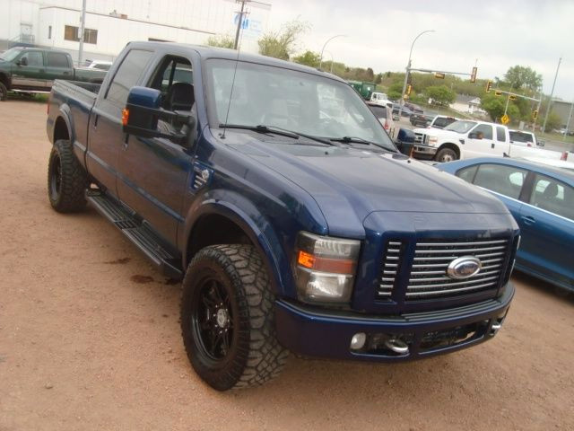 2009 Ford Super Duty F-350 SRW 4x4 CREW CAB 4X4 DIESEL HARLEY DA in Cars & Trucks in Edmonton - Image 4