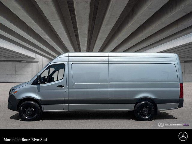 2025 Mercedes-Benz Sprinter 2500 170 Wheelbase High Roof RWD in Cars & Trucks in Longueuil / South Shore - Image 2