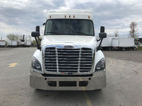 2019 FREIGHTLINER X12564ST;Heavy Duty Trucks - Conventional Truck w/ Sleeper Penske Location 10760 H... (image 1)