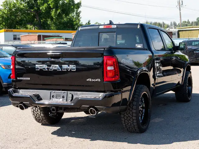 2025 Ram 1500 Laramie 4x4, 22 Inch Wheels, 33 Inch Tires in Cars & Trucks in Calgary - Image 9