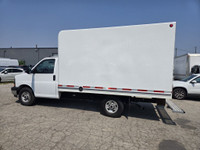 NEW ARRIVAL - RARE FIND - LIKE NEW INSIDE & OUT - 2023 GMC Savana G3500 14Ft Box SINGLE REAR WHEEL C... (image 4)