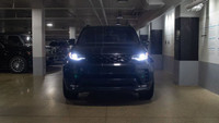 This Land Rover Discovery has a dependable Intercooled Turbo Gas/Electric I-6 3.0 L/183 engine power... (image 2)