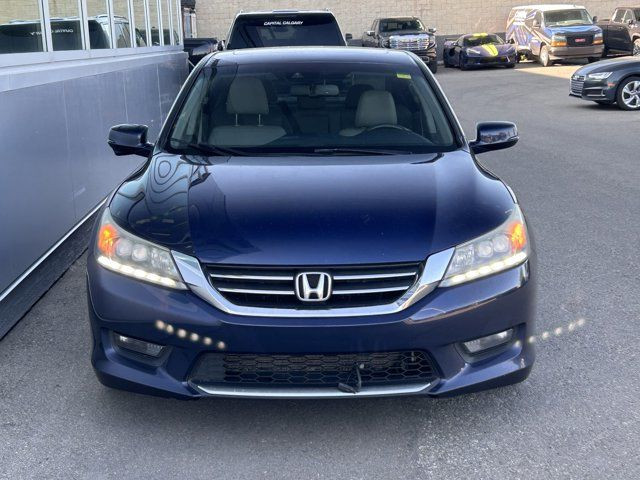 2015 Honda Accord Sedan Touring in Cars & Trucks in Calgary - Image 2