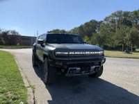 HUMMER EV First Edition Extreme Off-Road package Skid platesr, Rock sliders 35-inch mud-terrain tire... (image 1)