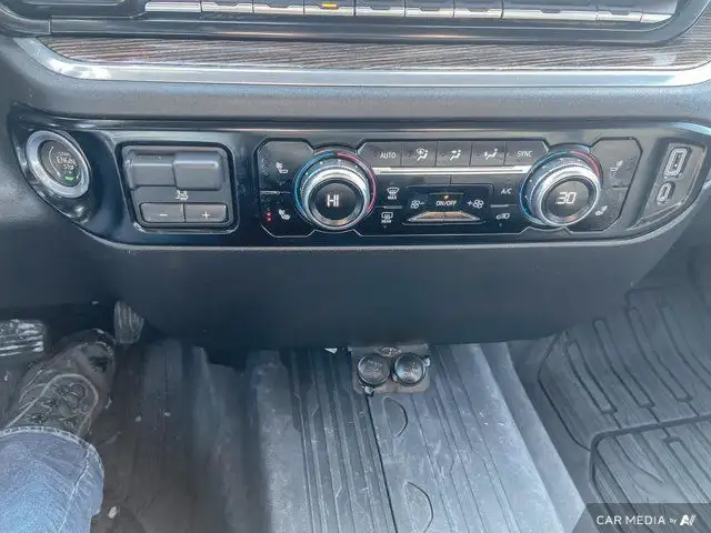 2023 GMC Sierra 1500 SLE Crew Cab 4x4 | Clean Carfax in Cars & Trucks in Brandon - Image 24