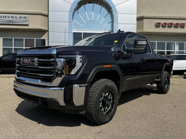 2024 GMC Sierra 2500HD SLE Extended Cab 4WD | Low KMs | V8 in Cars & Trucks in Edmonton - Image 2