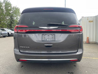This Chrysler Pacifica delivers a Regular Unleaded V-6 3.6 L/220 engine powering this Automatic tran... (image 3)