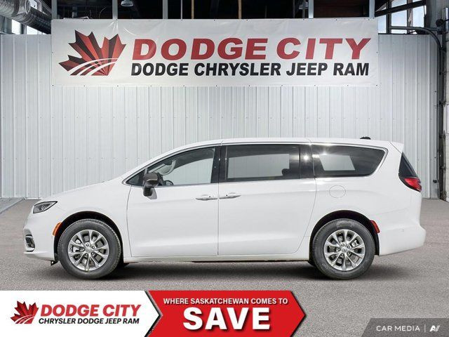 2025 Chrysler Pacifica Select in Cars & Trucks in Saskatoon - Image 4
