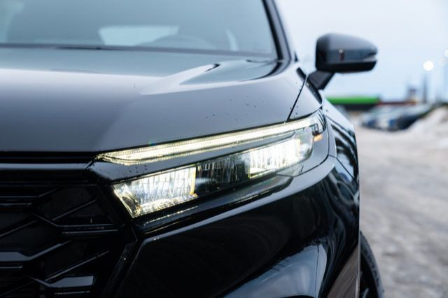 2026 Honda CR-V Hybrid Touring in Cars & Trucks in Edmonton - Image 4