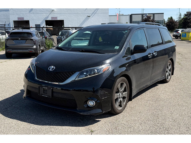 2017 Toyota Sienna SE 8 Passenger | FWD | CD Player | AM/FM Radi in Cars & Trucks in City of Toronto - Image 4