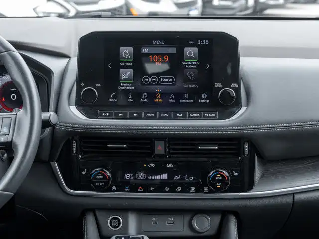 2021 Nissan Rogue Platinum | One Owner | Low Mileage | Low dans Autos et camions dans Hamilton - Image 27