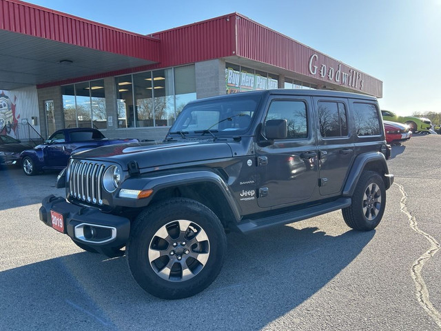  2019 Jeep WRANGLER UNLIMITED SKY POWER SOFT TOP, BACKUP CAM, RE in Cars & Trucks in London