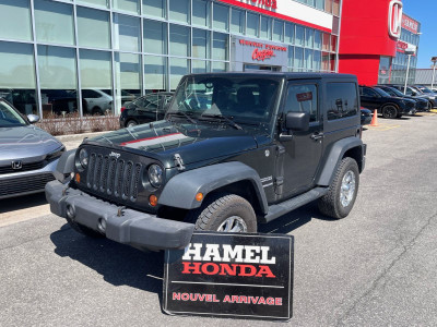 2012 Jeep Wrangler Sport 4WD, air climatisé, vitres teintées