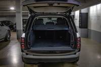 This Land Rover Range Rover has a strong Intercooled Turbo Diesel V-6 3.0 L/183 engine powering this... (image 9)