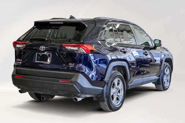 2022 Toyota RAV4 XLE AWD | MAGS | TOIT OUVRANT | CAMERA | CARPLA in Cars & Trucks in City of Montréal - Image 4