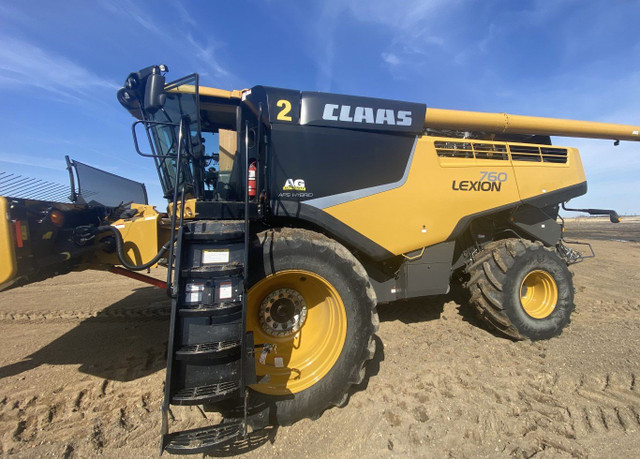 2015 CLAAS LEXION 760, 1385 Hours in Farming Equipment in Prince Albert - Image 2