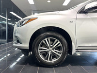 Discover the 2020 Infiniti QX60, where luxury meets performance. Equipped with a powerful 3.5L premi... (image 4)