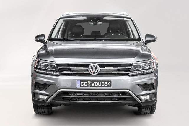 2018 Volkswagen Tiguan Highline 2.0T 8sp at w/Tip 4M Cuir * Toit in Cars & Trucks in City of Montréal - Image 2