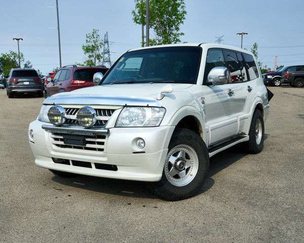 2003 MITSUBISHI PAJERO Exceed | Cloth Interior | 4wd in Cars & Trucks in Edmonton
