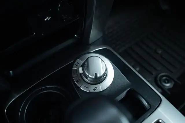 2020 Toyota 4Runner SR5 4WD, Sunroof, Alloy Wheels, Rear View Ca in Cars & Trucks in Oakville / Halton Region - Image 25