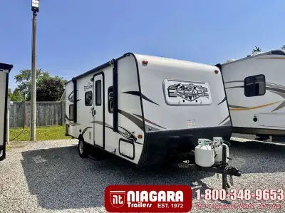 Year: 2017 Stock Number: UX7089 Status: PreOwned Weight: 2915 Lbs. Length: 22 ft Sleeps: 6 Included...