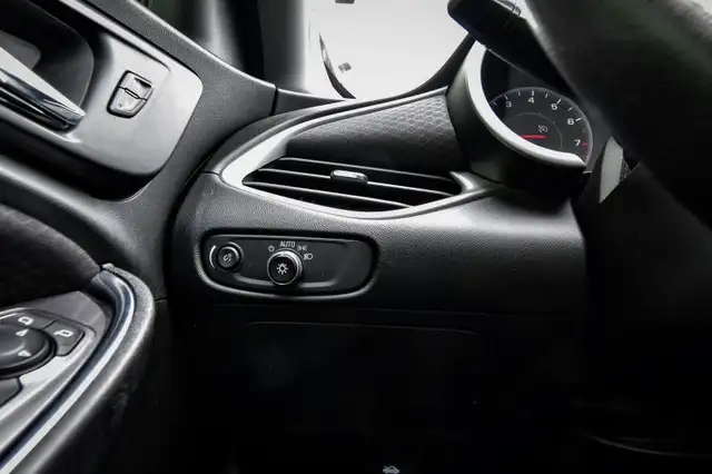 2022 Chevrolet Malibu LT • REMOTE START • LED LIGHTS • CP/AA in Cars & Trucks in Ottawa - Image 12