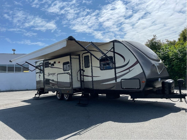 2016 Ram 3500 Forest River Surveyor 296BH RV Travel Trailer in Cars & Trucks in Delta/Surrey/Langley - Image 2