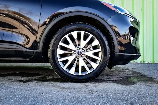 2021 Ford Escape Titanium Hybrid AWD • NAVIGATION • PREM. AUDIO in Cars & Trucks in Kingston - Image 8